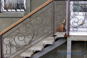 Eingangstreppe zum Haus: Anforderungen, Bauteile, Materialien