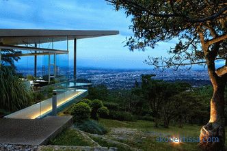 Berghütte zum Entspannen mit Blick auf die Stadt San Jose in Costa Rica