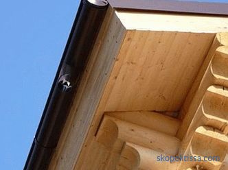 Varianten des Ablegens der Dachüberhänge mit einer Laibung, Folie oder Plastik, Foto, Video