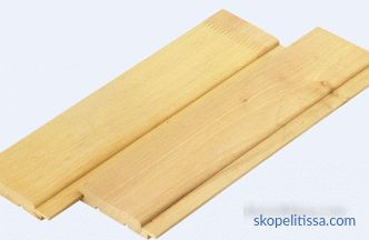 Materialien für die Veredelung des Hauses aus Holz und Stämmen
