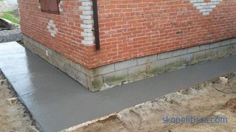 Pflastersteine ​​auf Betonpflaster legen - die Technik des Bauens