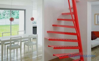 Treppe in einem Privathaus in den zweiten Stock: die besten Designprojekte
