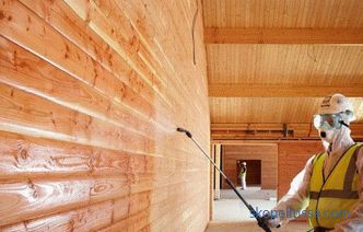 Innendekoration eines Holzhauses in einem modernen Stil: Kommunikation, Wanddekoration